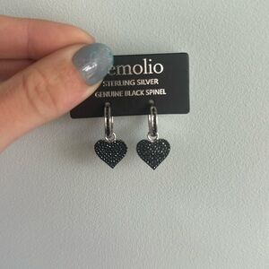 Black rhinestones heart earrings